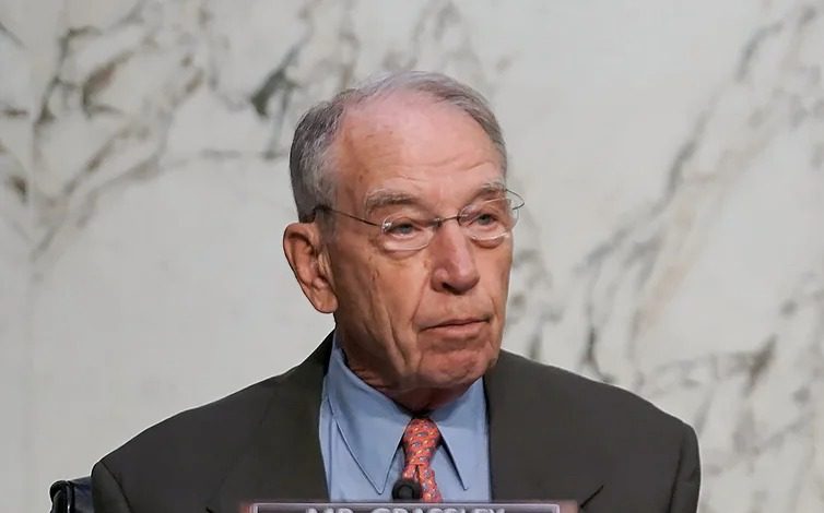 Grassley’s embrace of Trump shakes GOP landscape