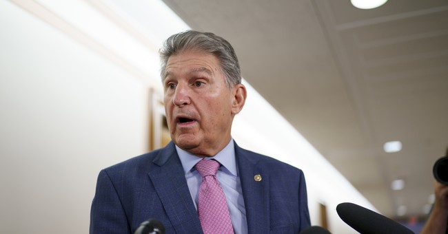 Manchin Endorses Republican Senator Lisa Murkowski for Reelection