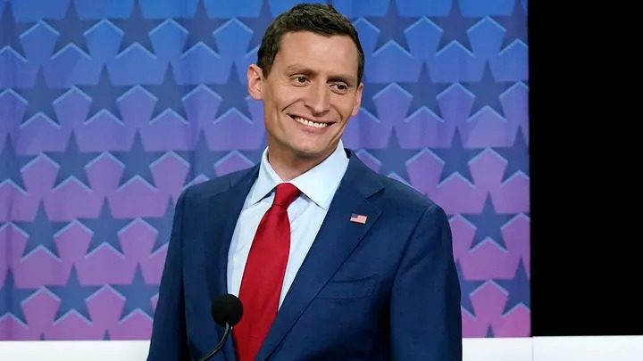 Arizona Senate race: Libertarian candidate drops out, endorses Blake Masters