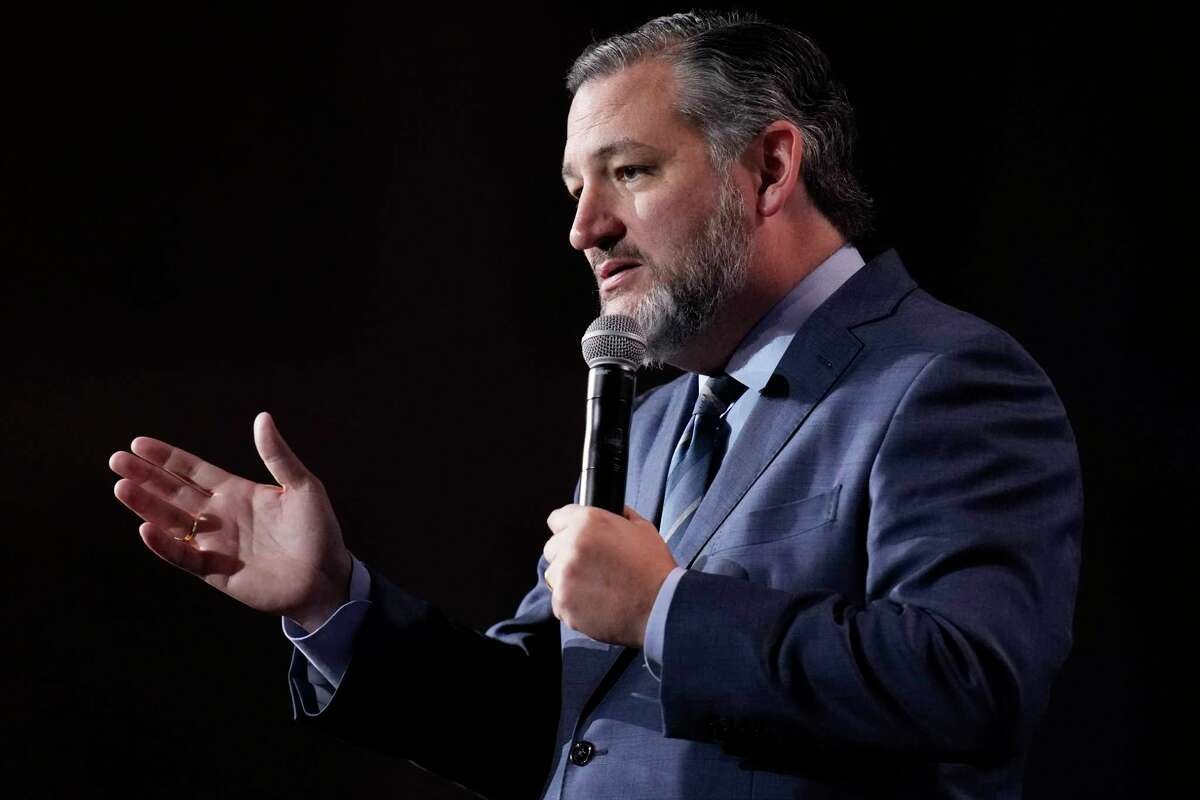 Ted Cruz tells supporters he’s running for re-election to the Senate in 2024, not for president