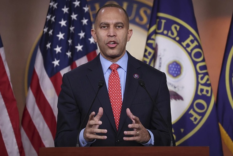 House Democrats vote against bill to protect women’s sports; Hakeem Jeffries claims issue ‘doesn’t exist’