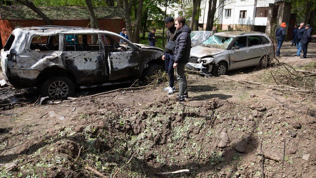 Zelenskyy vows on VE Day to defeat Putin “just as Nazism was defeated”