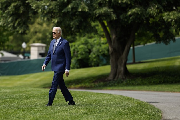 Biden starts to throw some punches in the debt ceiling fight